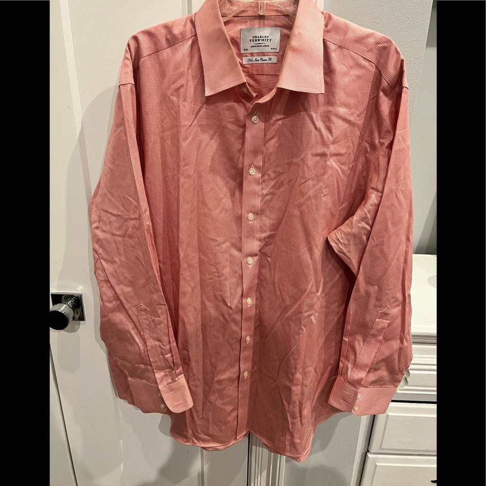 Charles Tyrwhitt Weekend Non Iron Classic Fit button down shirt. 18/35 inch